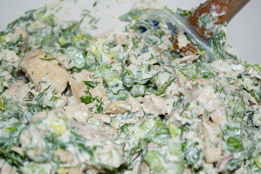 Looking for a healthy chicken salad recipe? This lemon & dill chicken salad is a perfect recipe for just with the use of Greek Yogurt instead of mayo. You can easily eat this as is, on a sandwich or even a wrap. 