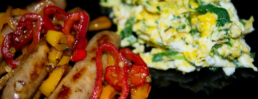 Looking for an easy breakfast recipe for the weekends? These quick sausage and eggs with peppers will spruce up any morning menu! 