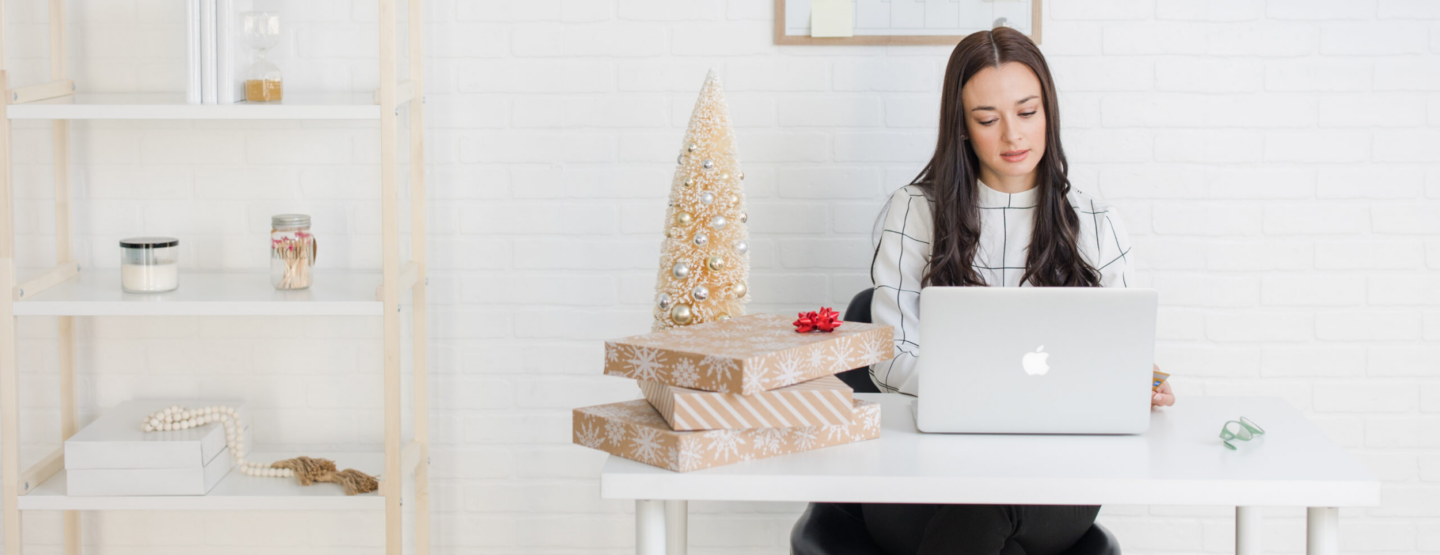 Shopping for your business bestie? Or want to treat yourself? This gift guide will help you find the perfect gift for a business owner!