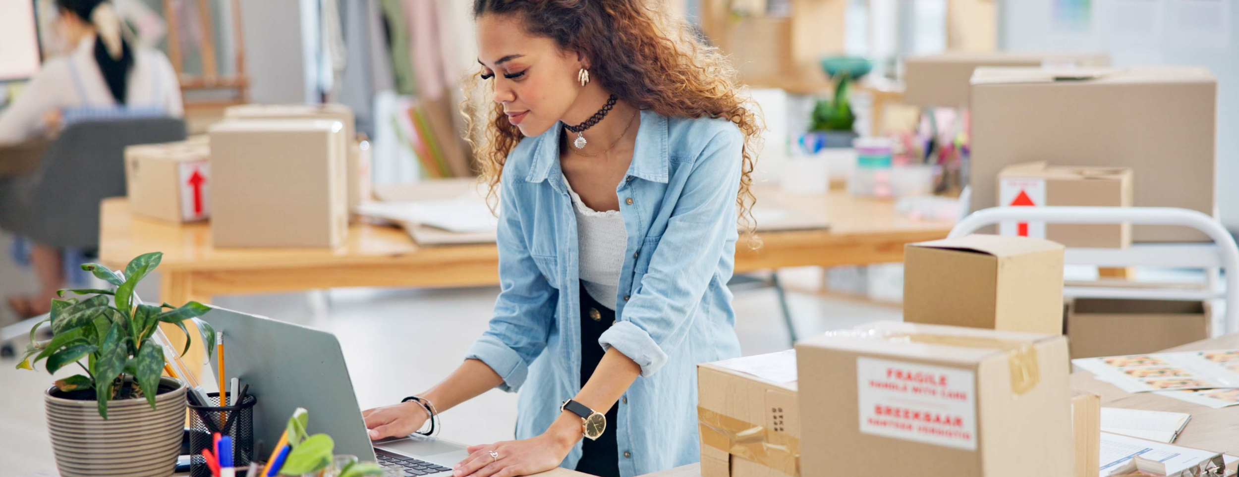 Discover the power of selling on your own website in this podcast episode with Alexis Porter. Learn about WooCommerce, branding, SEO, email marketing, and why owning your shop gives you more control and flexibility.